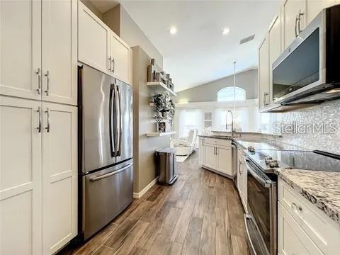 Image 4 of 22 For 879 Oak Chase Drive