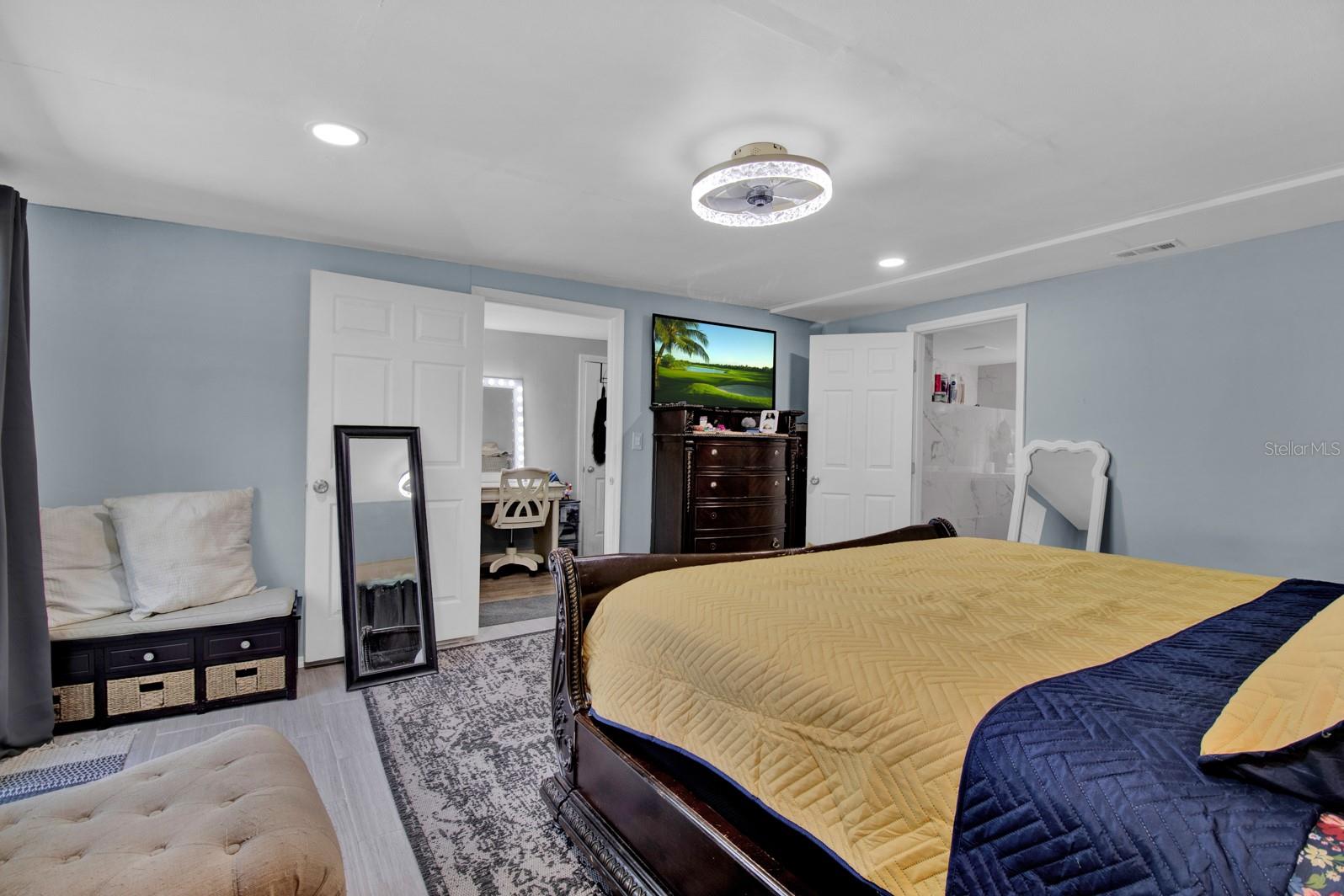 Image 7 of 20 For 1216 Floral Way