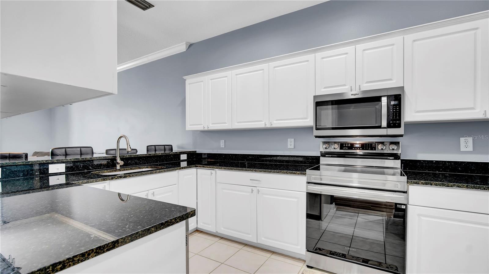 Image 10 of 41 For 5016 Lancaster Street 00