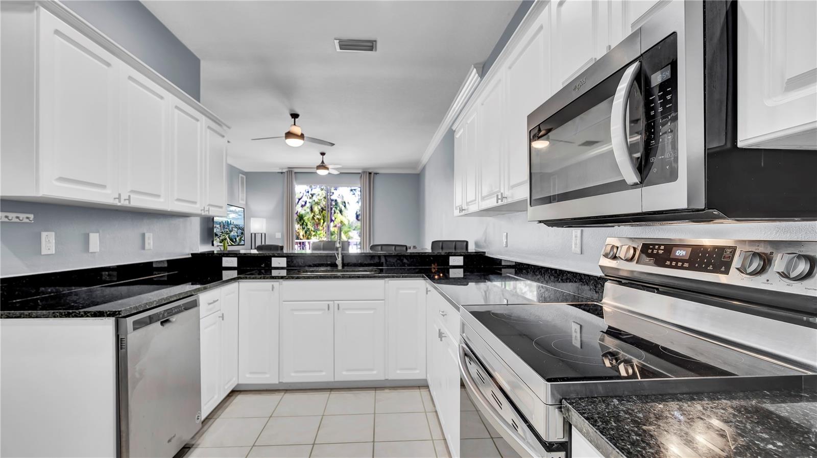 Image 13 of 41 For 5016 Lancaster Street 00