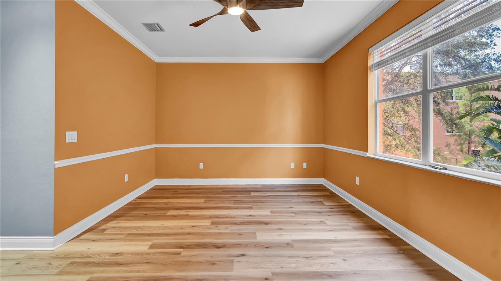 Image 39 of 41 For 5016 Lancaster Street 00