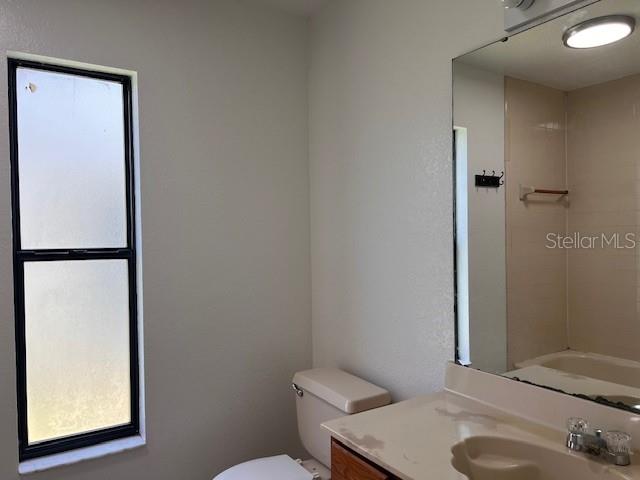 Image 6 of 24 For 660 Holbrook Circle