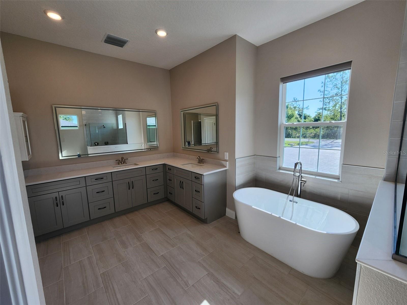 Image 13 of 34 For 160 Steeplechase Circle