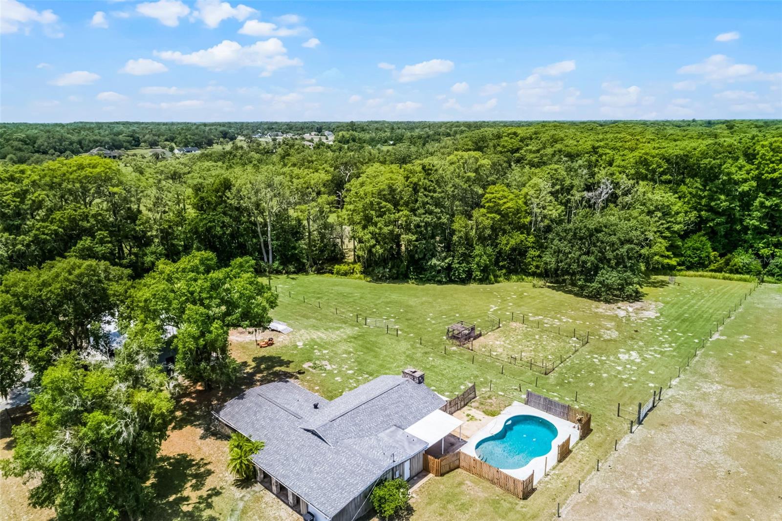 Image 11 of 22 For 1508 Lake Mills Road