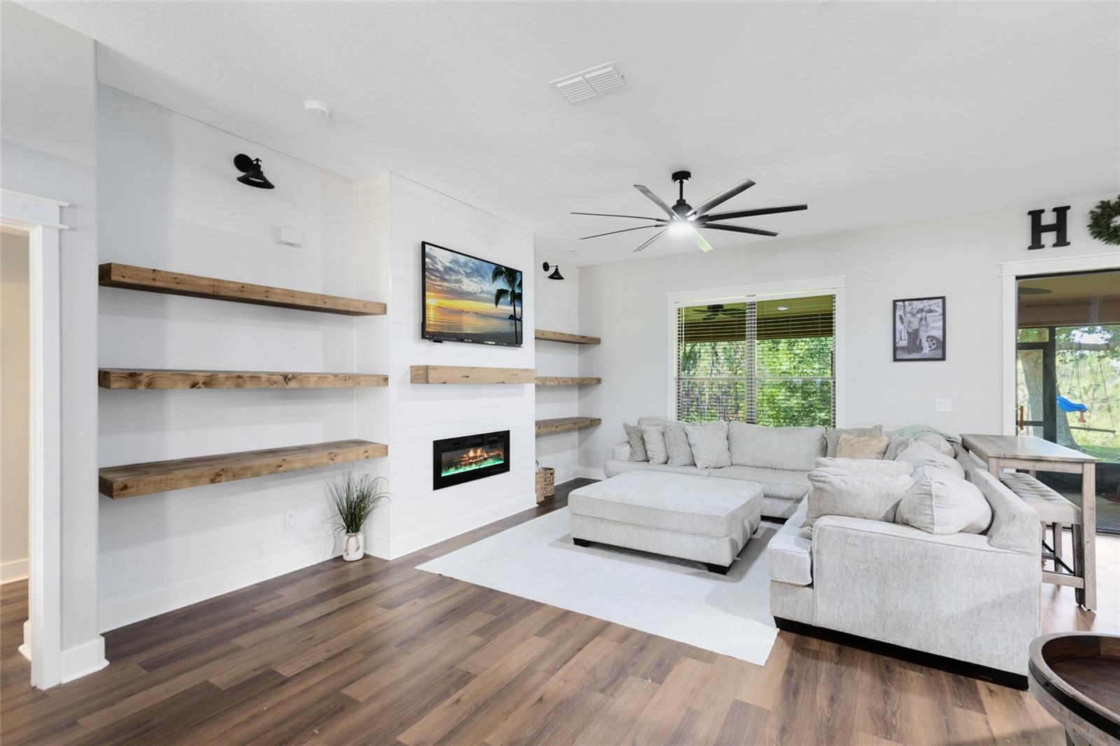Image 7 of 34 For 24720 Calusa Blvd