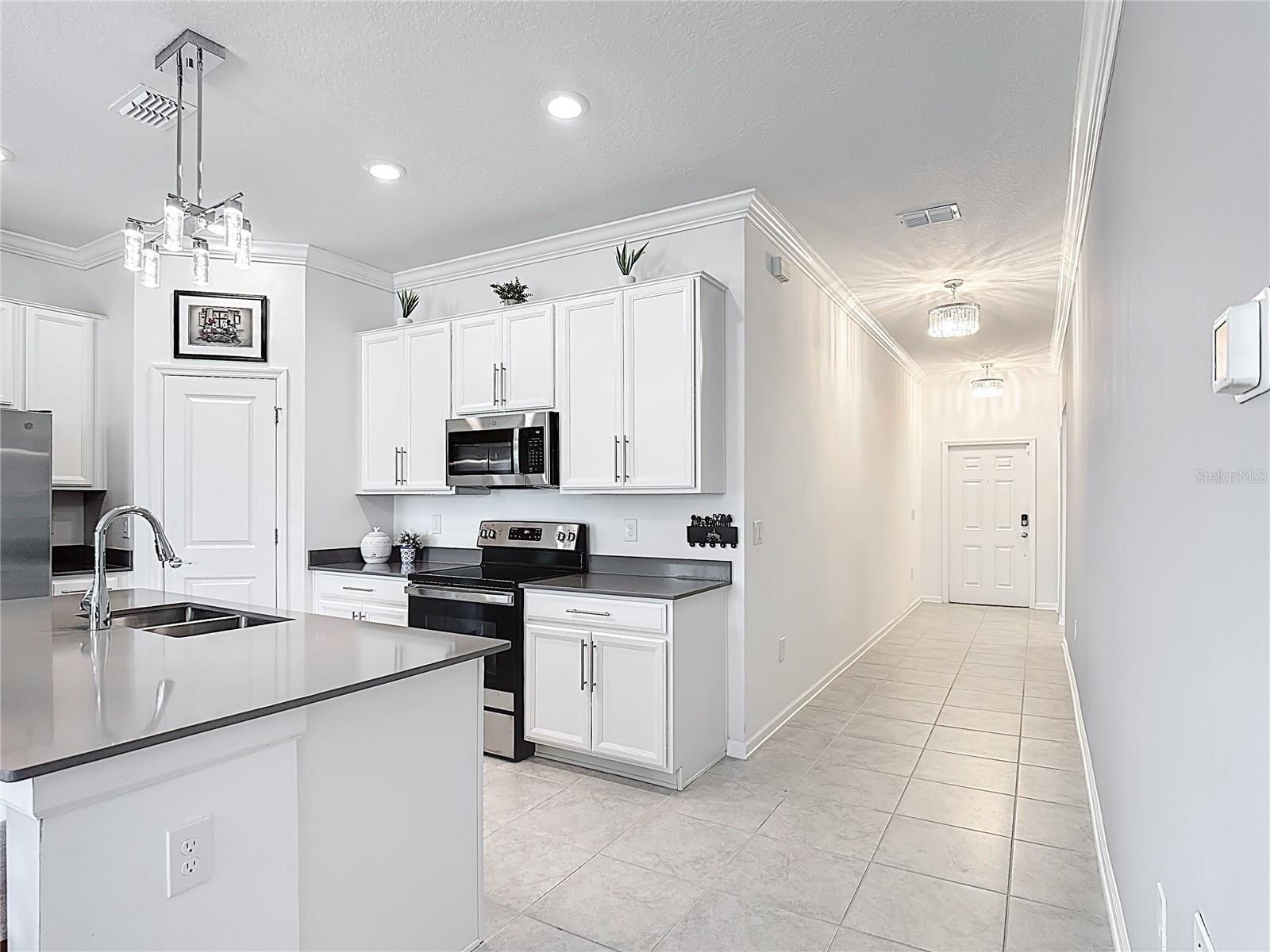 Image 10 of 51 For 1120 Saguaro Street