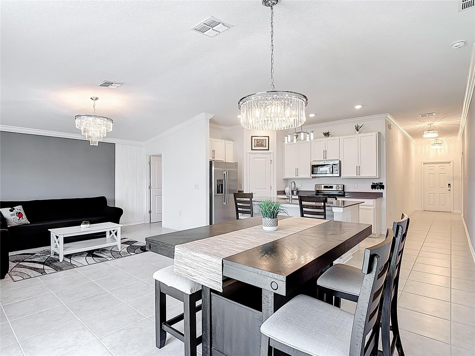 Image 13 of 51 For 1120 Saguaro Street