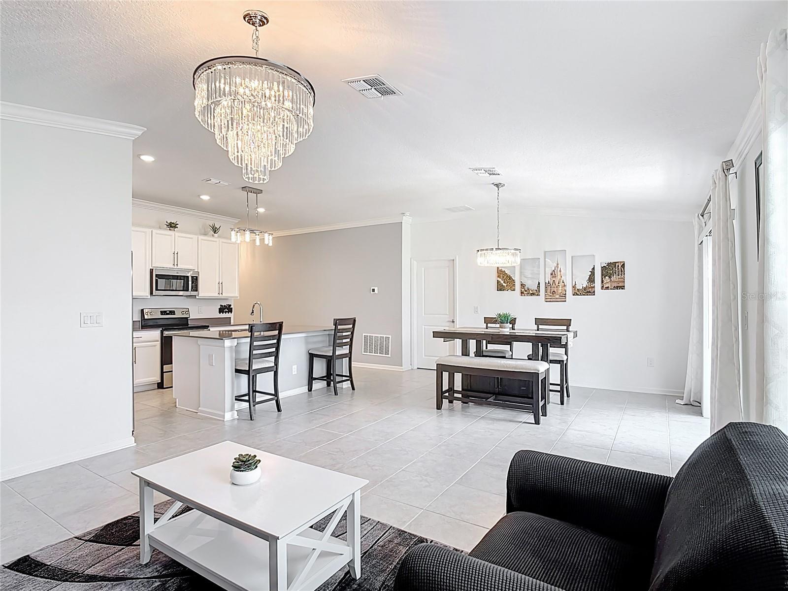 Image 17 of 51 For 1120 Saguaro Street