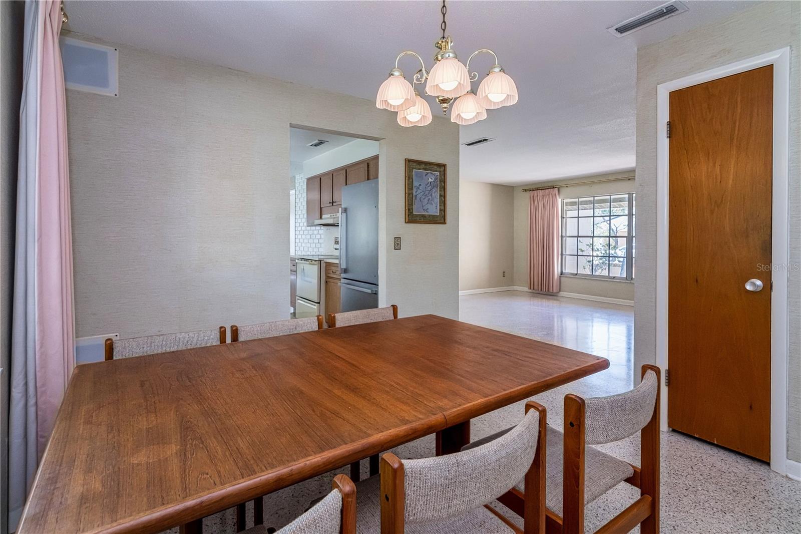Image 11 of 29 For 3121 Thistlehill Drive