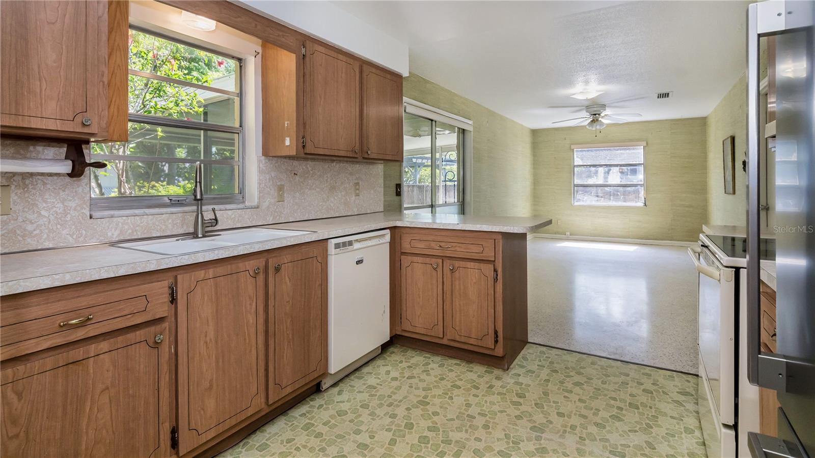 Image 13 of 29 For 3121 Thistlehill Drive
