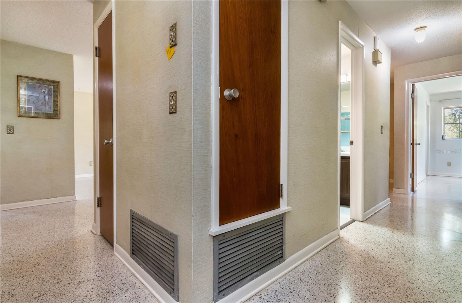 Image 17 of 29 For 3121 Thistlehill Drive