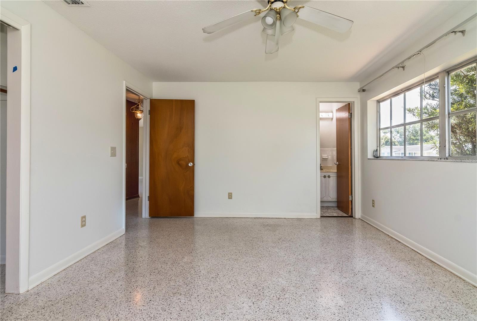 Image 19 of 29 For 3121 Thistlehill Drive
