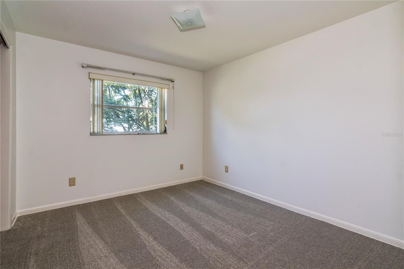 Image 21 of 29 For 3121 Thistlehill Drive