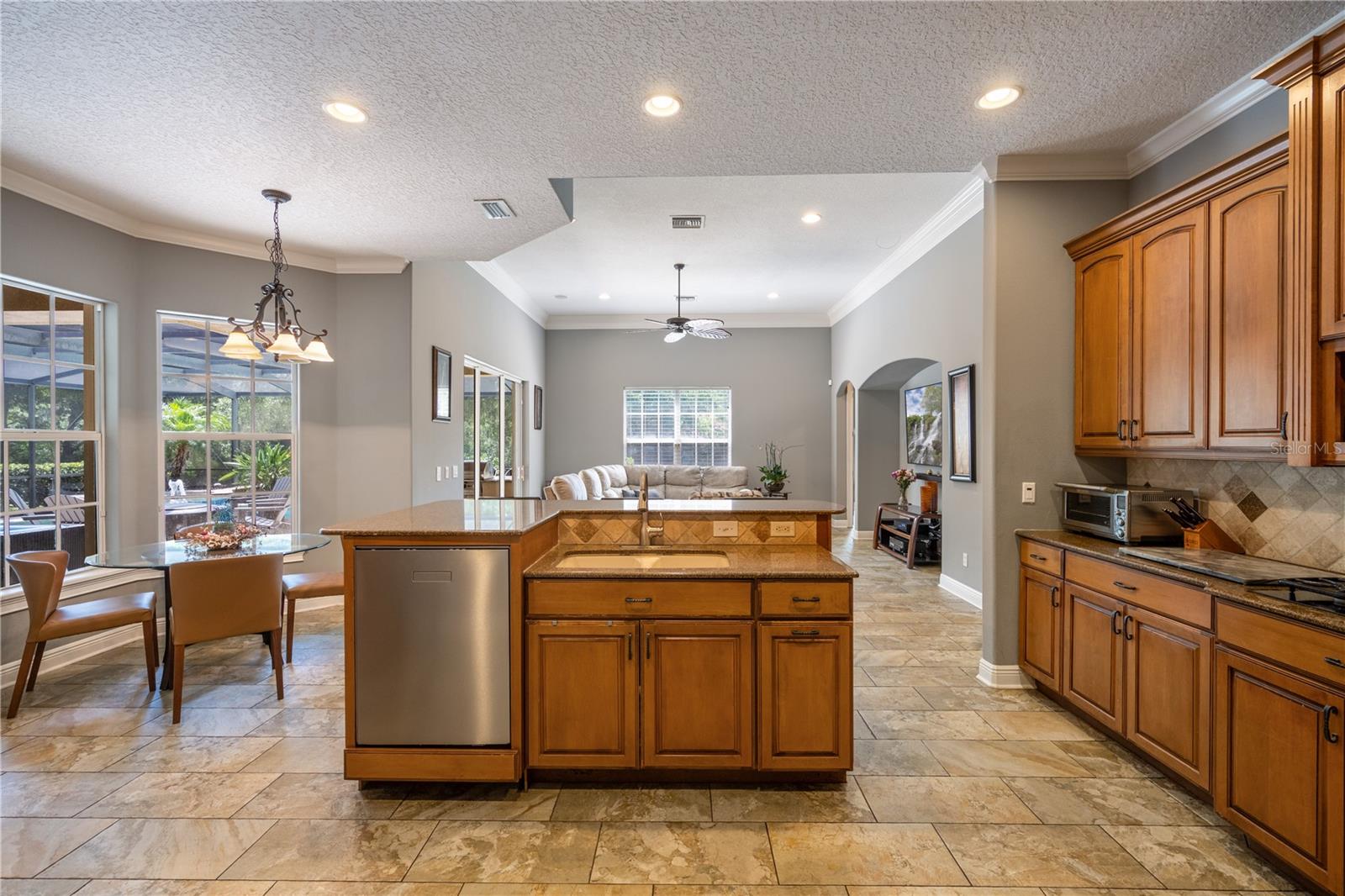 Image 18 of 41 For 8475 Eagles Loop Circle