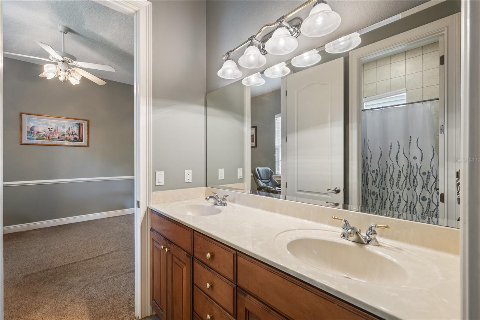 Image 32 of 41 For 8475 Eagles Loop Circle