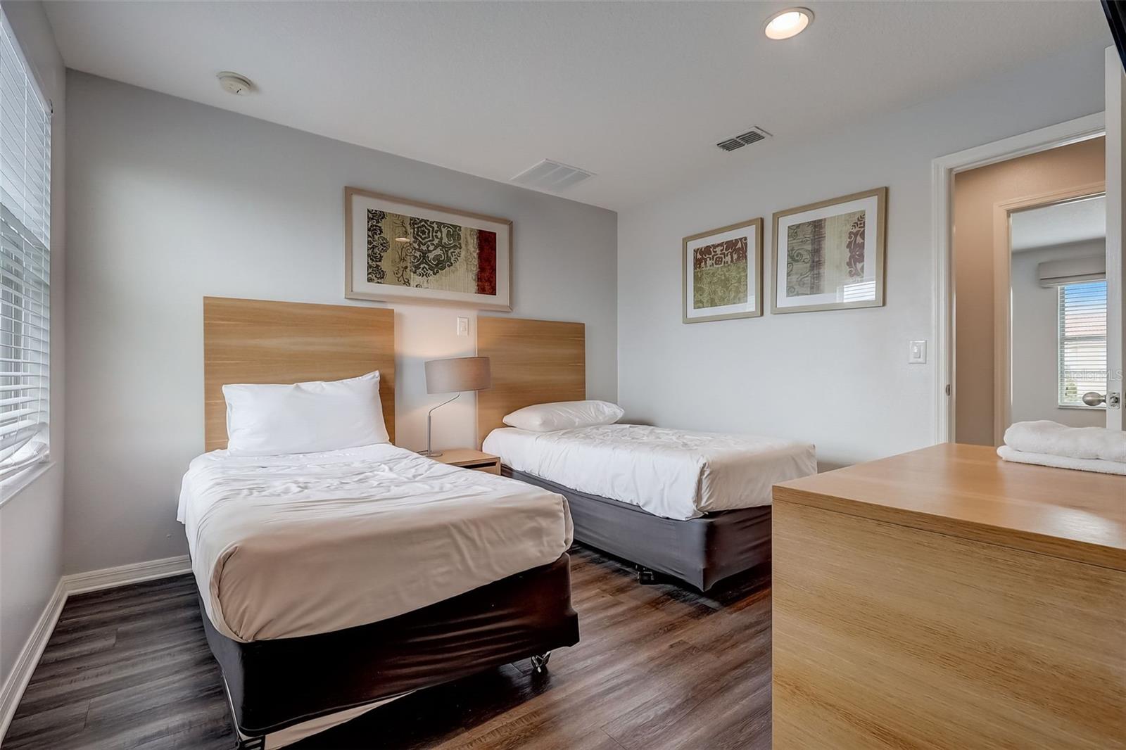 Image 19 of 49 For 3019 White Orchid Road