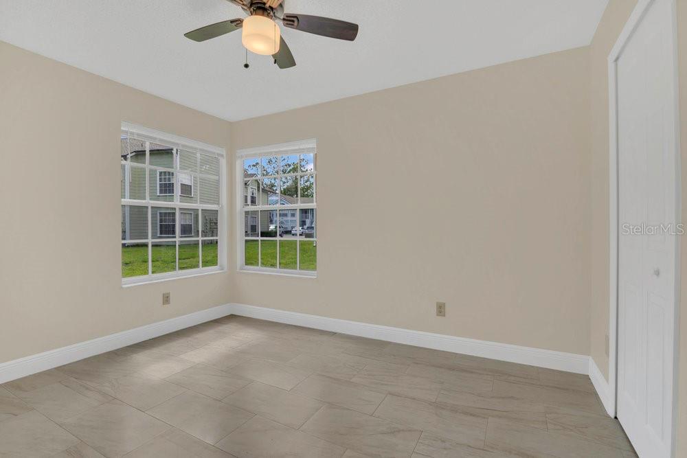 Image 12 of 33 For 2040 Royal Bay Boulevard 31
