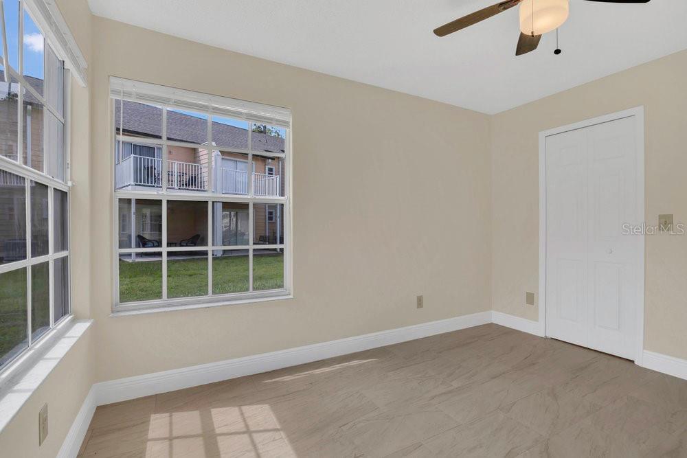 Image 13 of 33 For 2040 Royal Bay Boulevard 31
