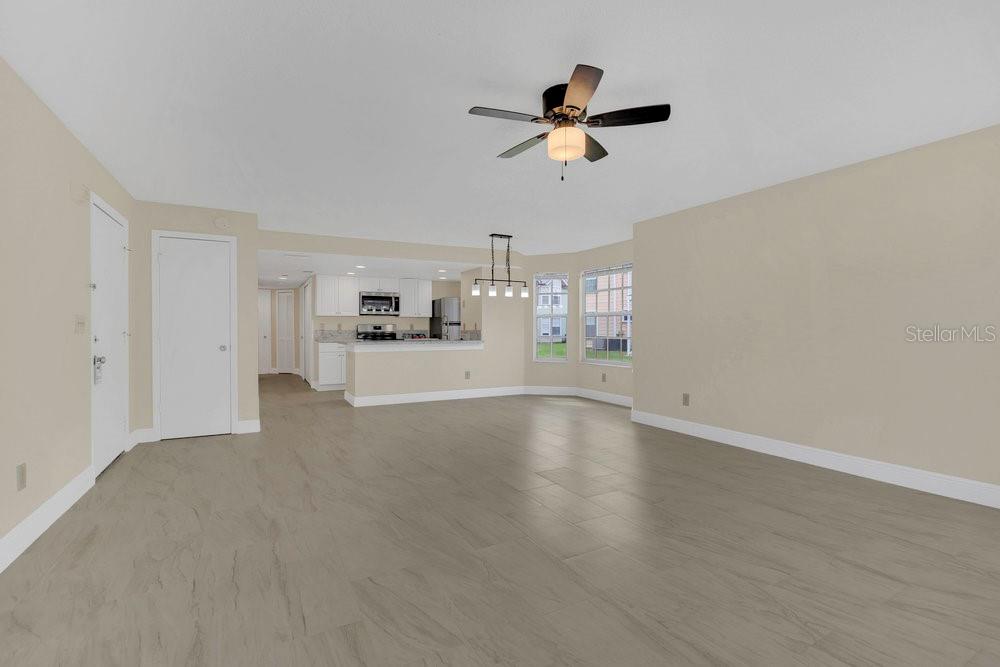 Image 4 of 33 For 2040 Royal Bay Boulevard 31