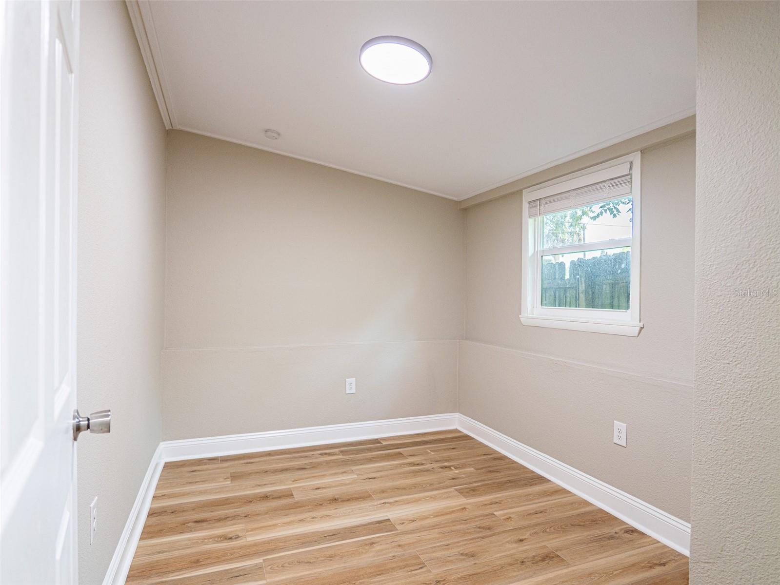 Image 11 of 36 For 1229 Deneece Terrace