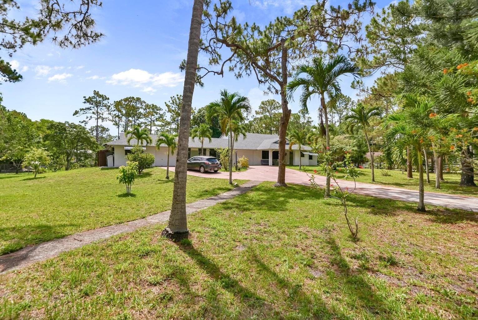 Image 3 of 9 For 16476 107th Drive N