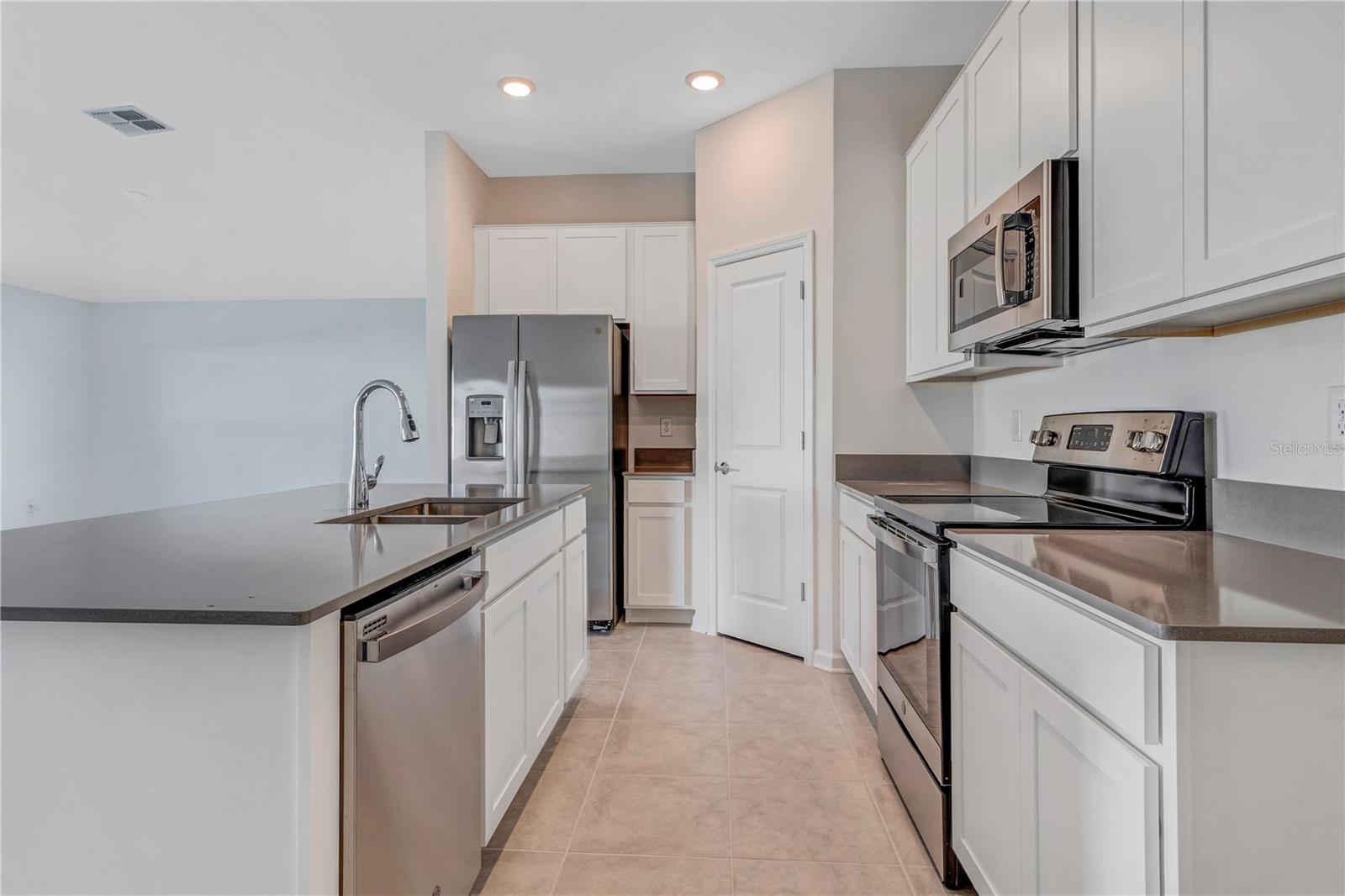 Image 2 of 18 For 865 Citrus Reserve Boulevard