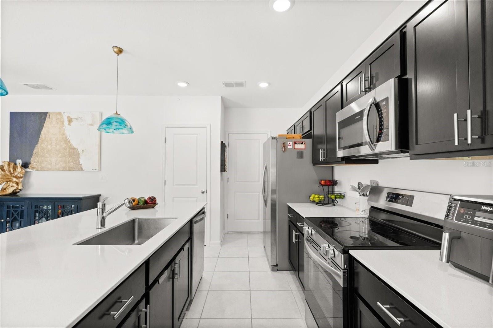 Image 9 of 36 For 1209 Deepwater Circle