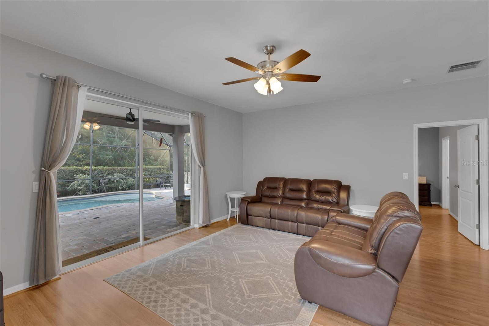 Image 6 of 32 For 1245 Reagans Reserve Boulevard