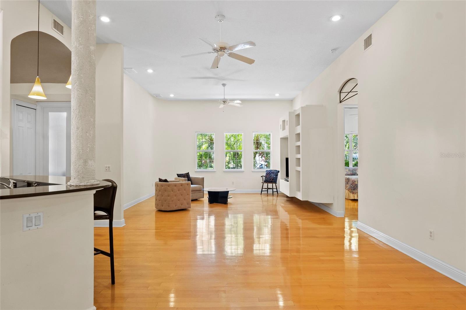 Image 10 of 38 For 548 Hyer Avenue 1