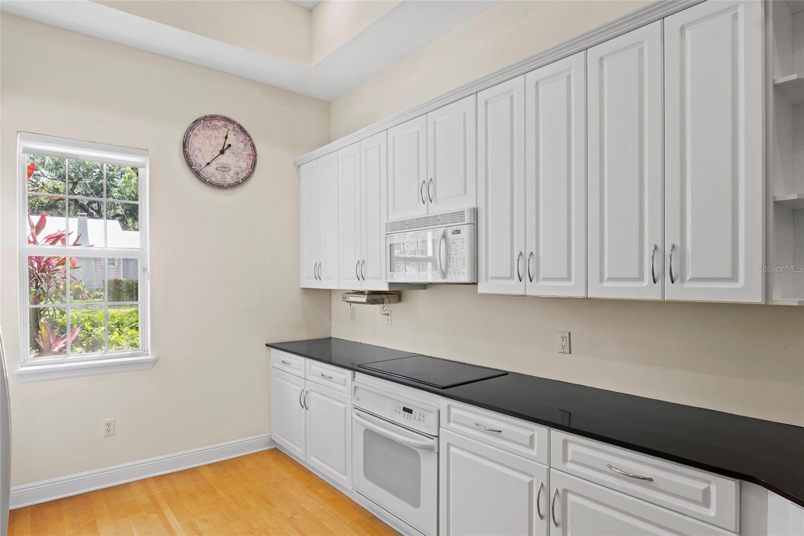 Image 16 of 38 For 548 Hyer Avenue 1