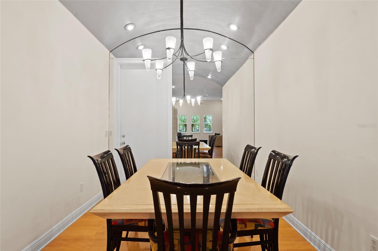 Image 20 of 38 For 548 Hyer Avenue 1