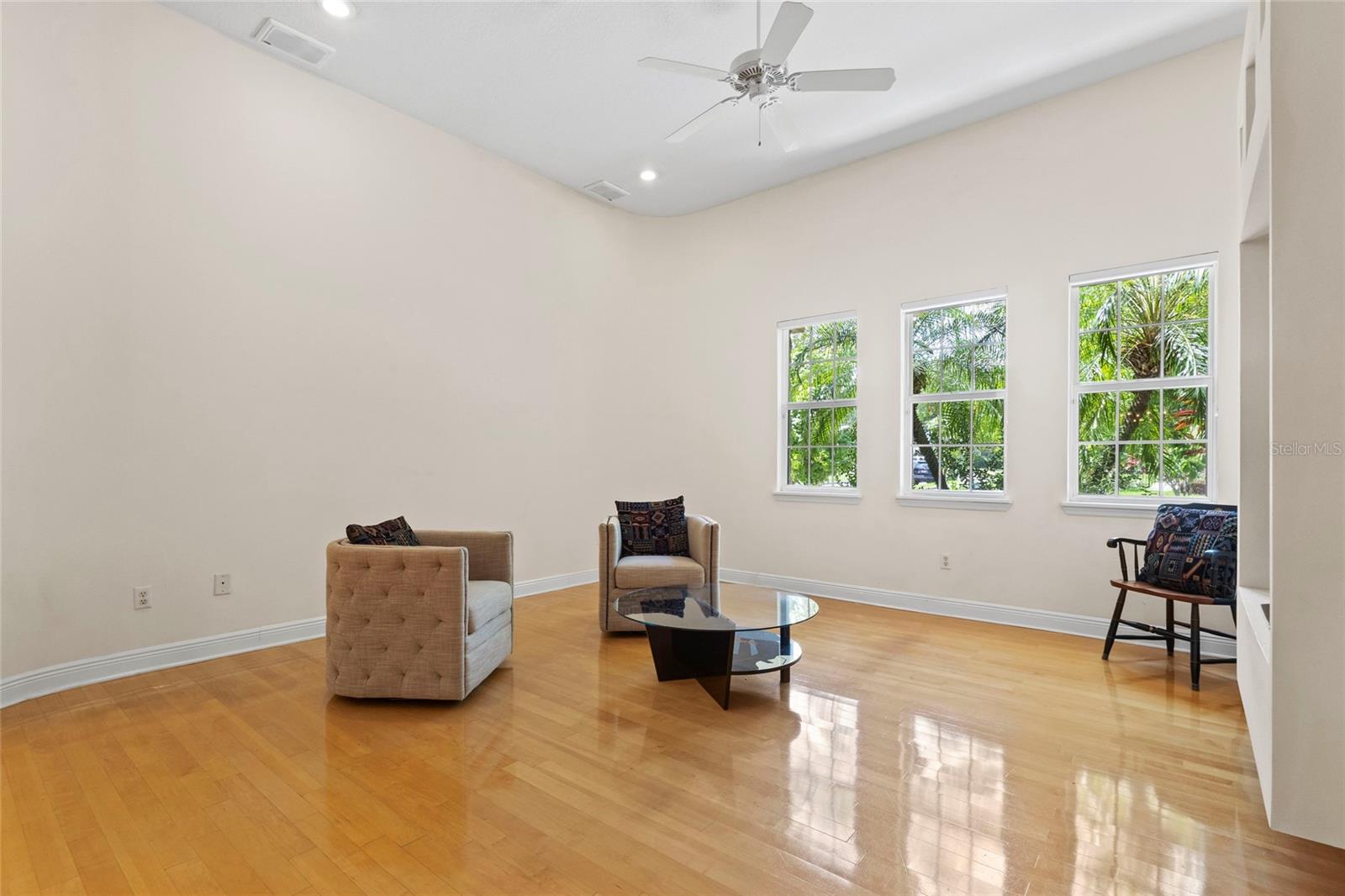 Image 8 of 38 For 548 Hyer Avenue 1