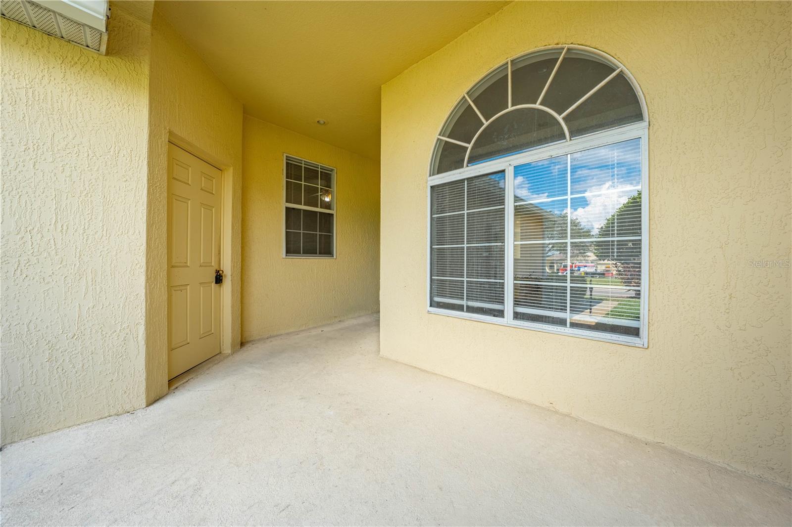 Image 3 of 45 For 130 Club Villas Lane