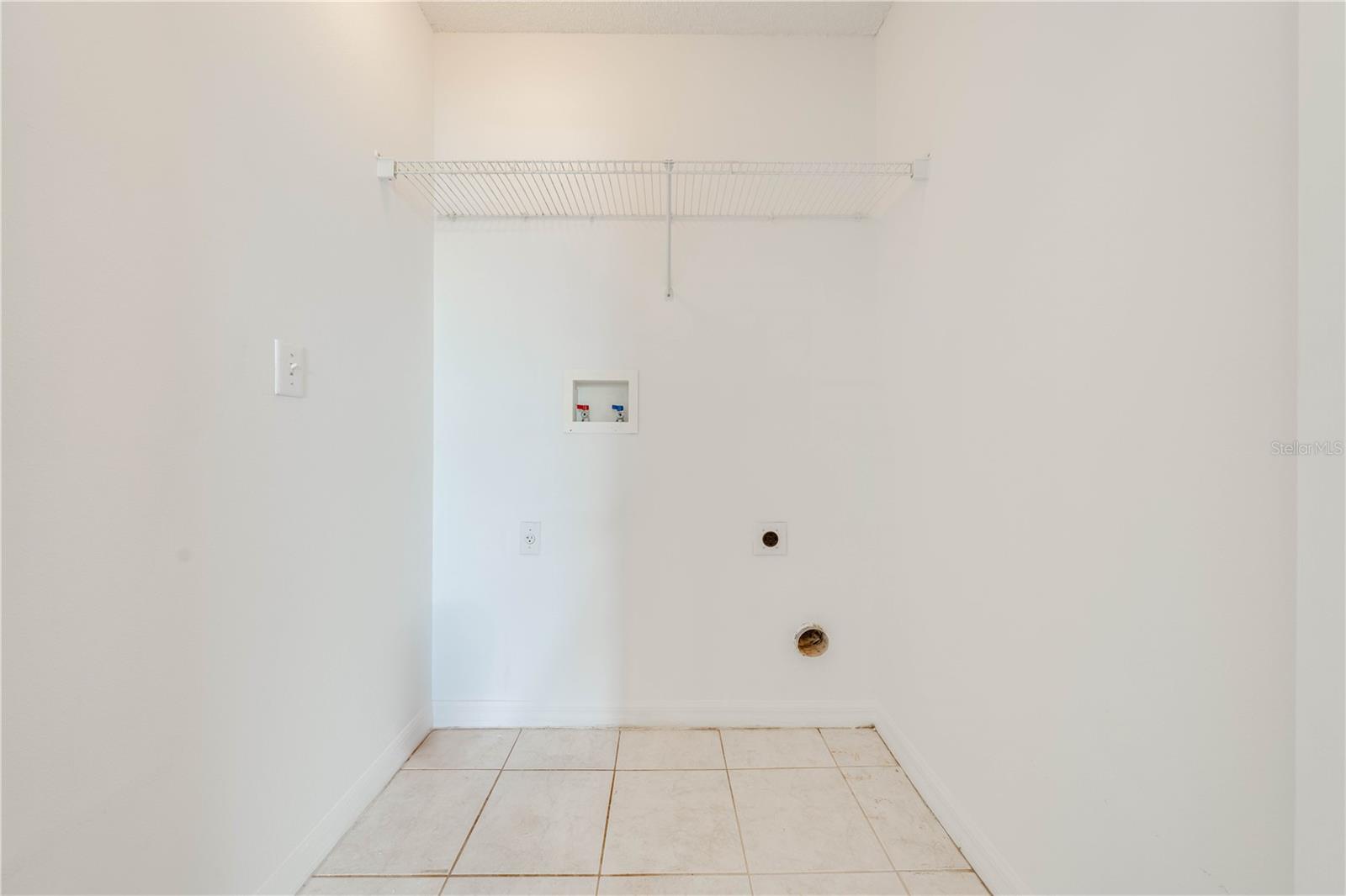 Image 33 of 45 For 130 Club Villas Lane