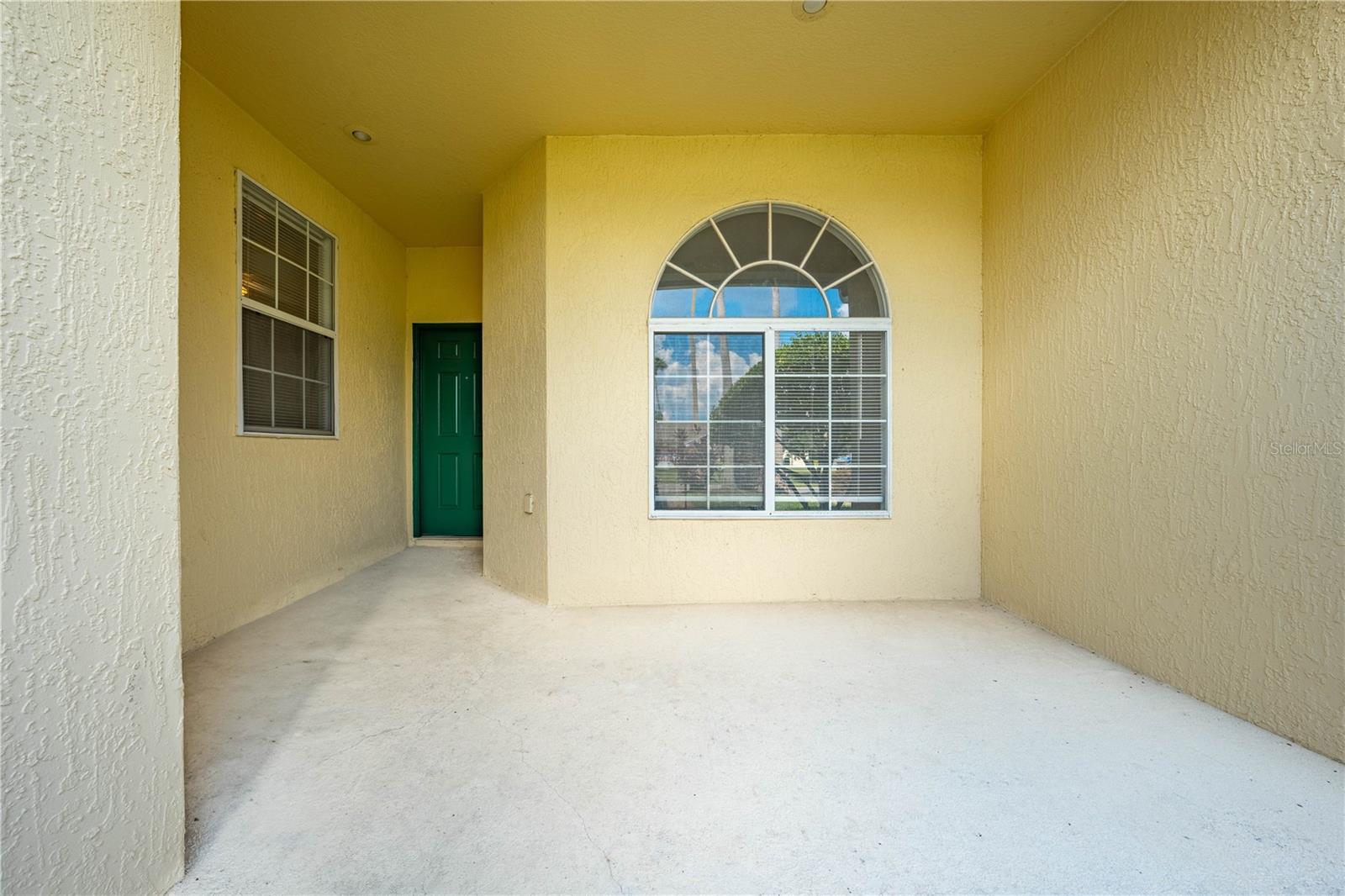 Image 4 of 45 For 130 Club Villas Lane