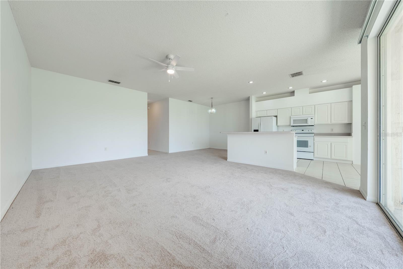 Image 9 of 45 For 130 Club Villas Lane