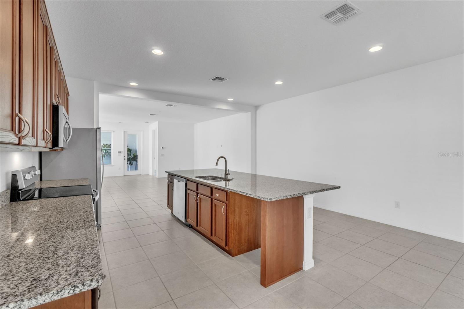 Image 11 of 57 For 8518 Nemours Parkway