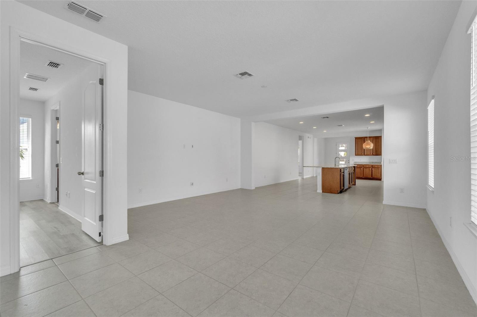 Image 18 of 57 For 8518 Nemours Parkway