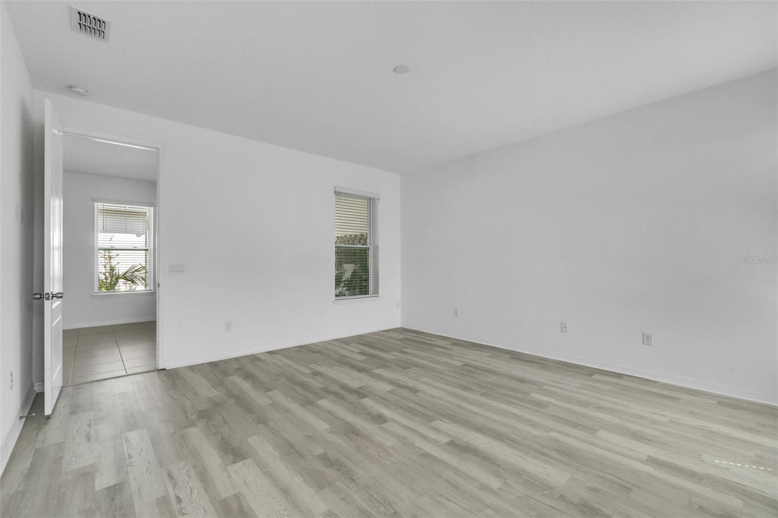 Image 21 of 57 For 8518 Nemours Parkway