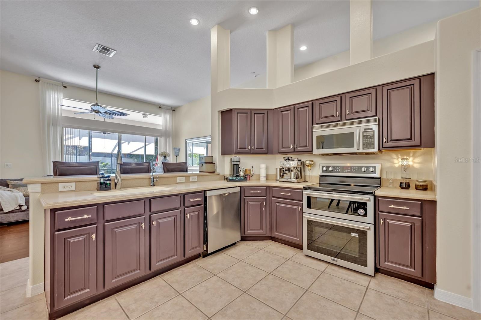 Image 19 of 57 For 533 Pickfair Terrace