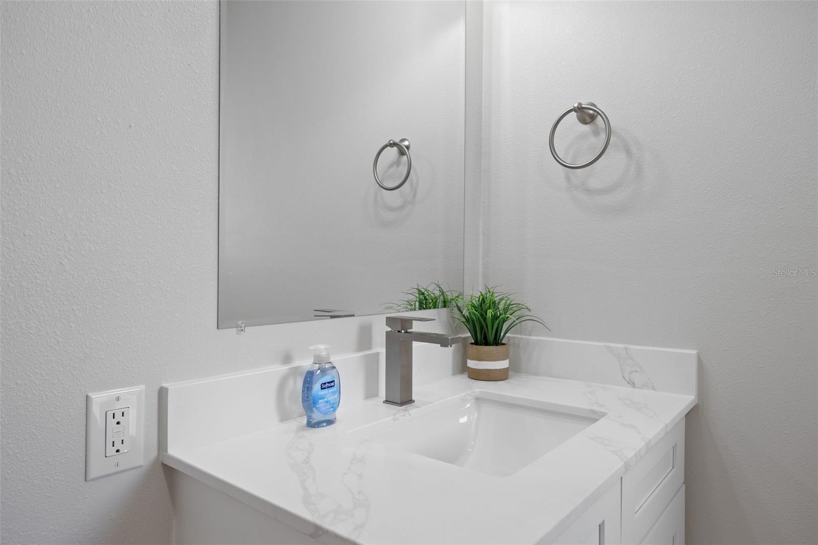 Image 12 of 36 For 1073 Kenwood Drive