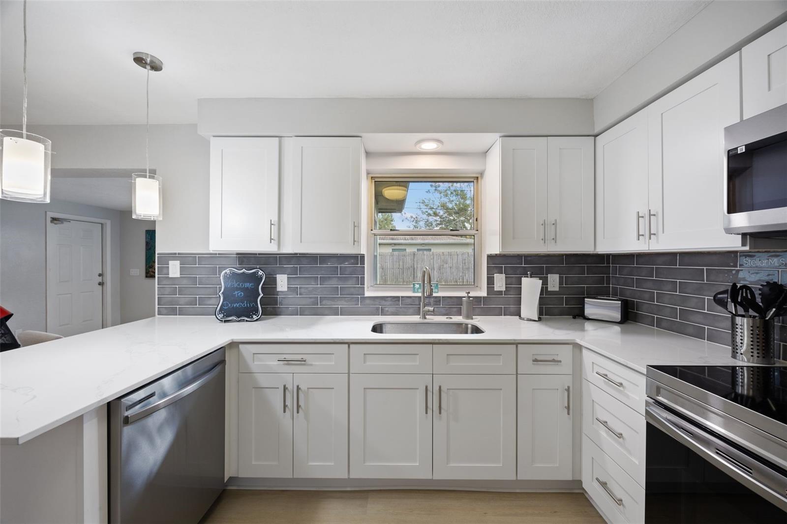 Image 17 of 36 For 1073 Kenwood Drive