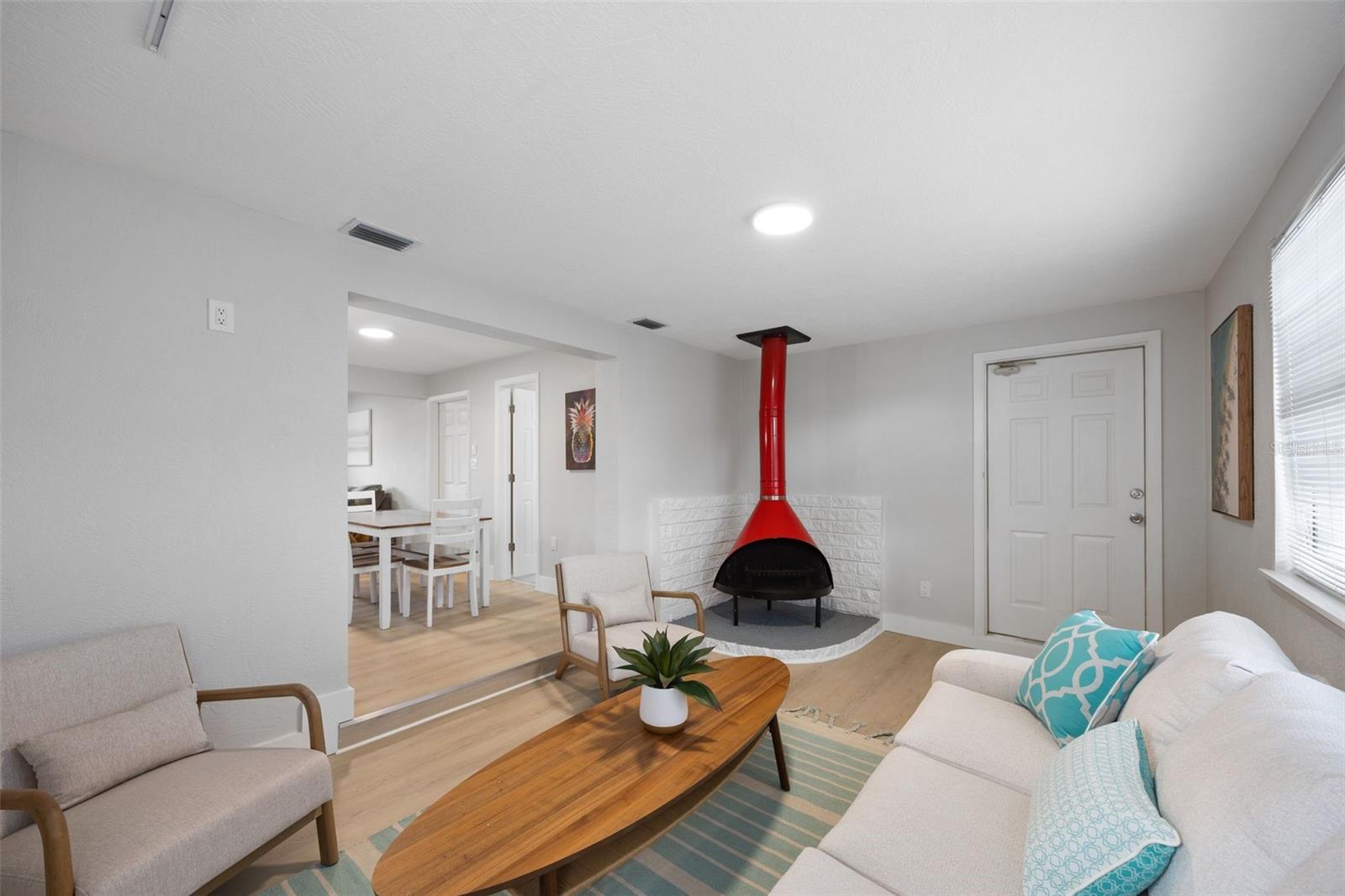 Image 21 of 36 For 1073 Kenwood Drive