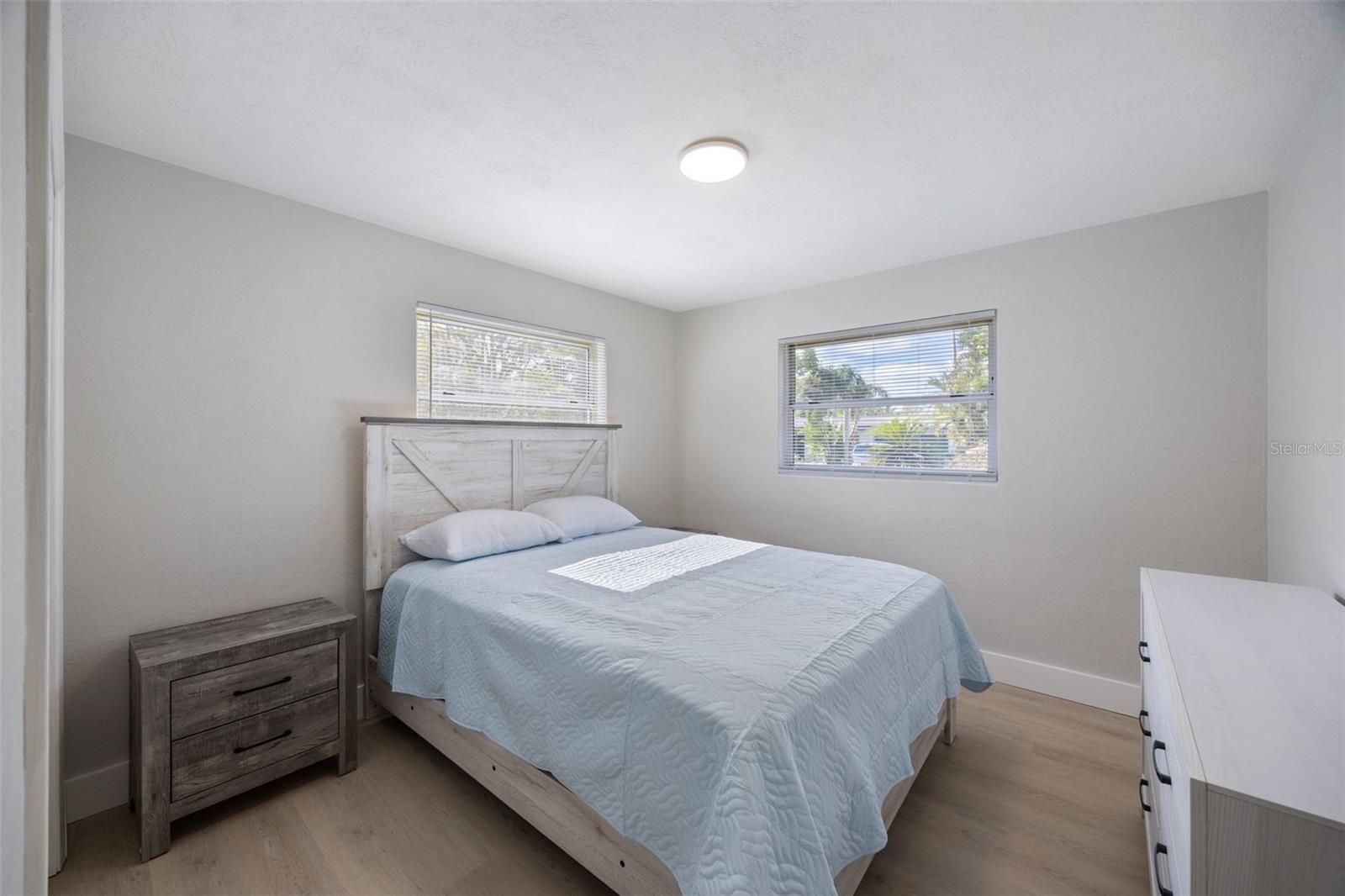 Image 29 of 36 For 1073 Kenwood Drive