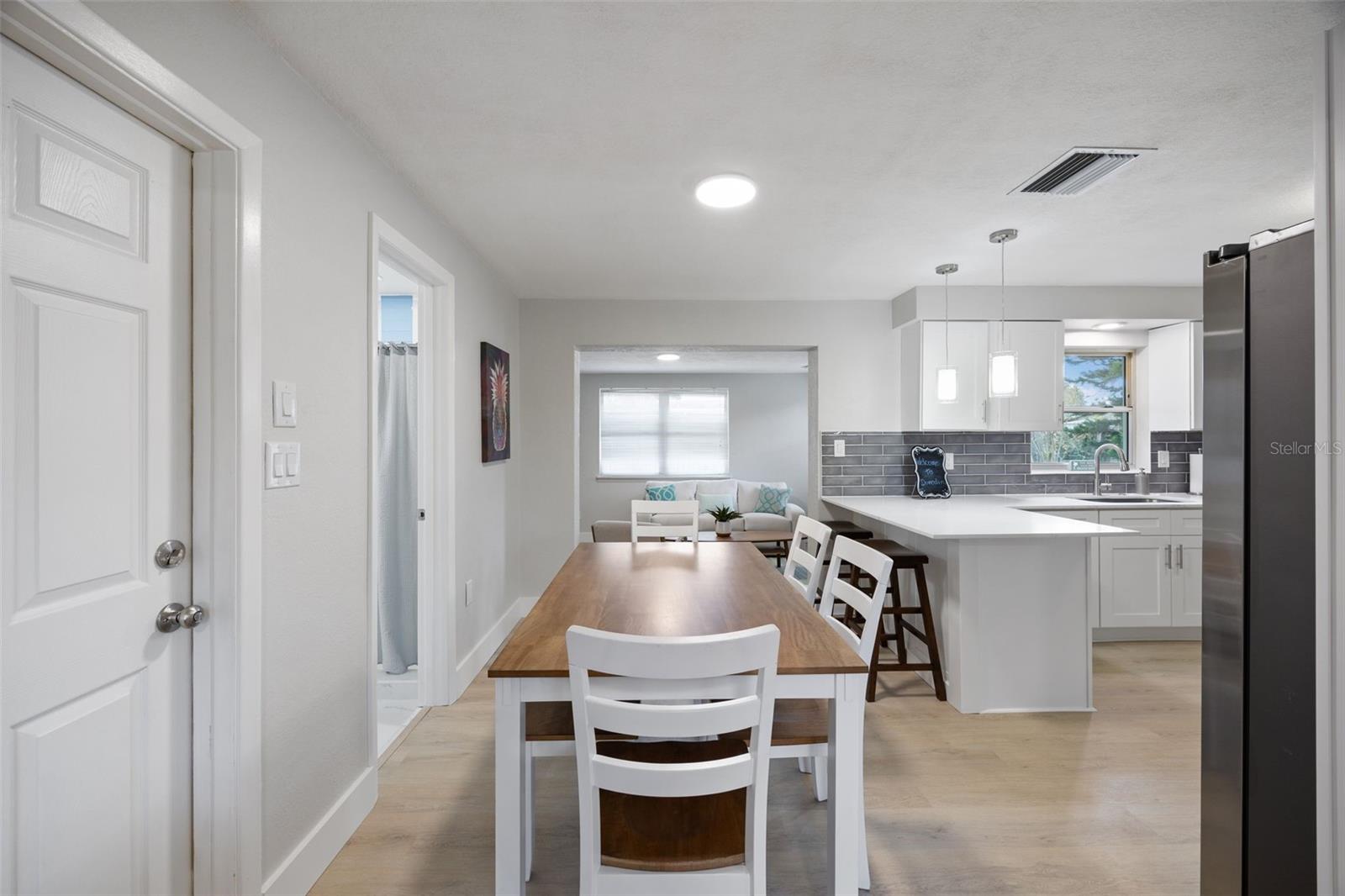 Image 9 of 36 For 1073 Kenwood Drive