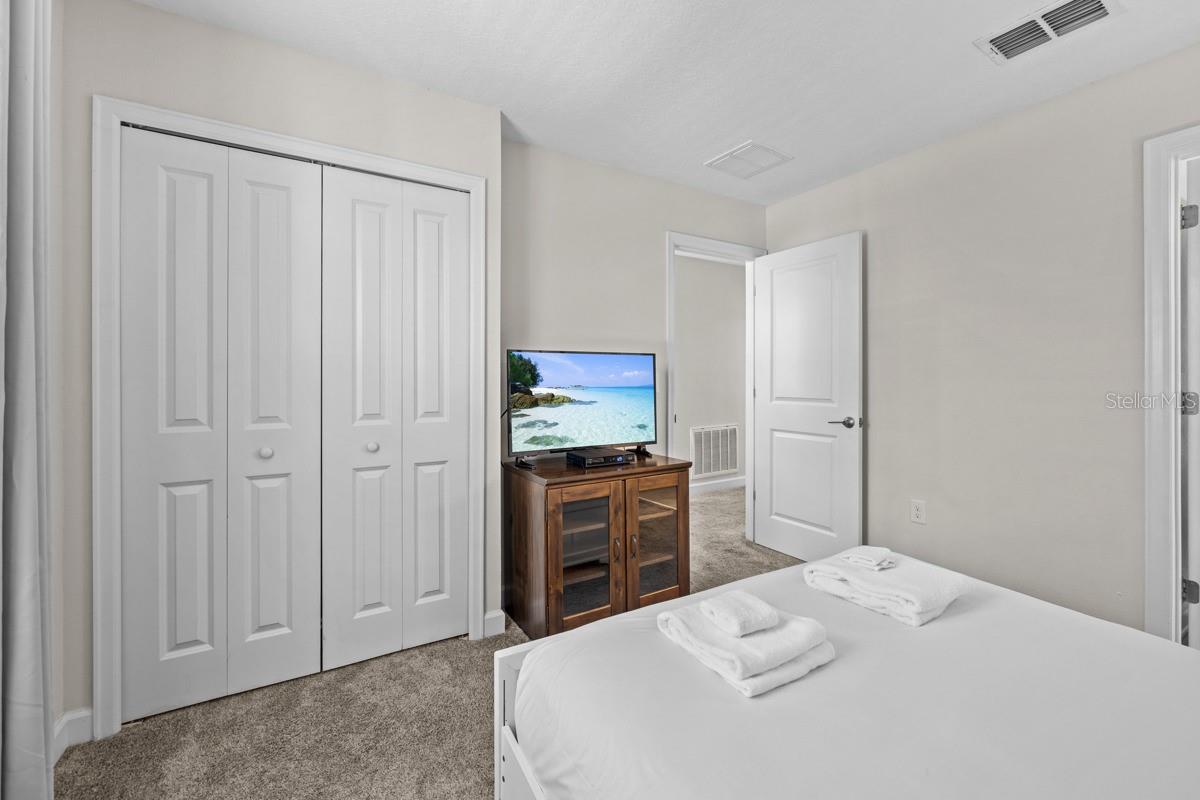 Image 14 of 42 For 8822 Interlocking Court
