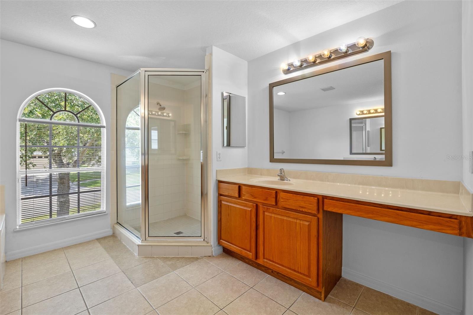 Image 32 of 40 For 12824 Cloverdale Lane