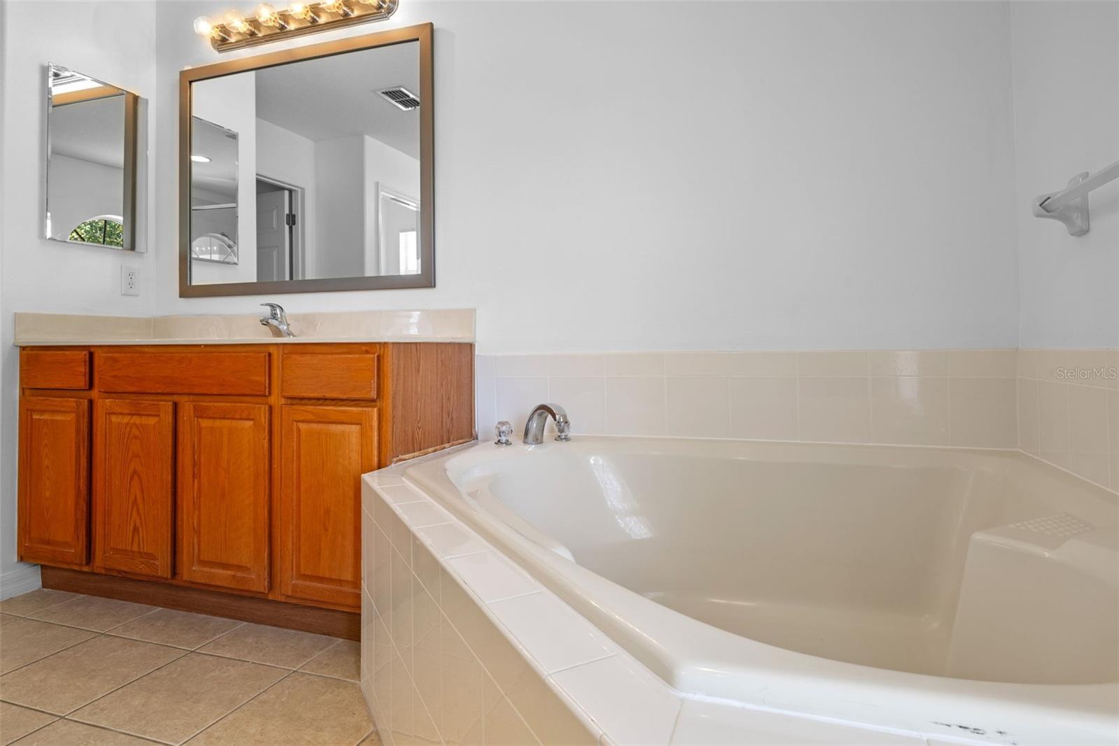 Image 34 of 40 For 12824 Cloverdale Lane