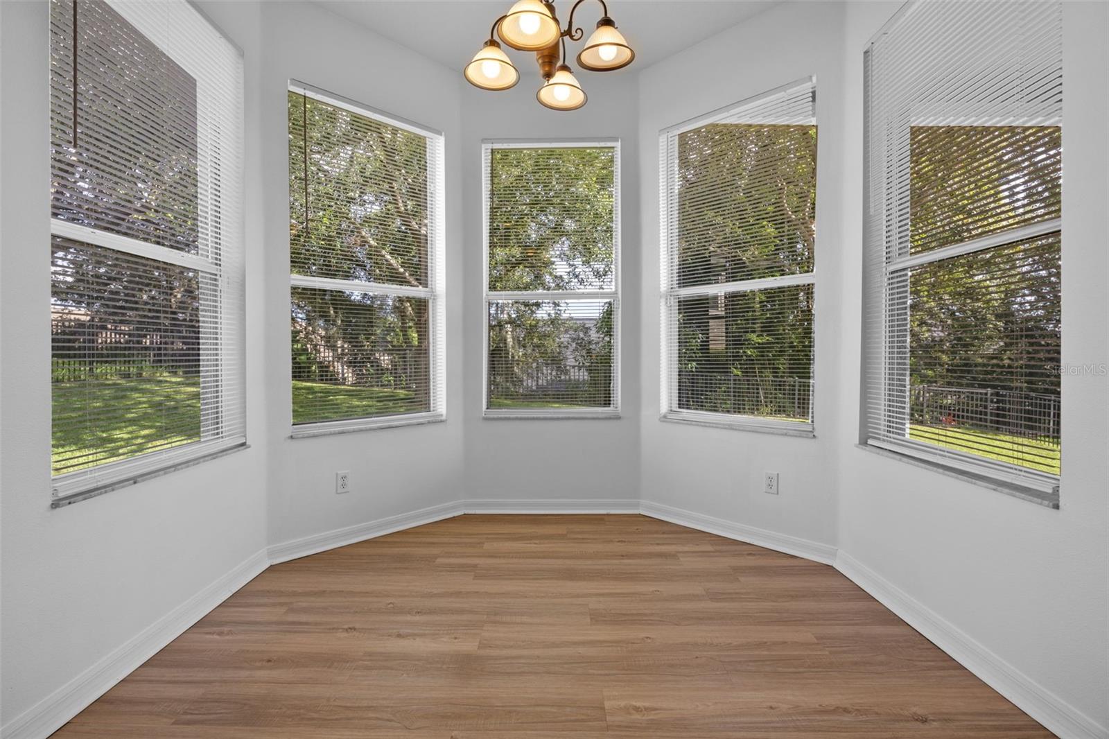 Image 4 of 40 For 12824 Cloverdale Lane