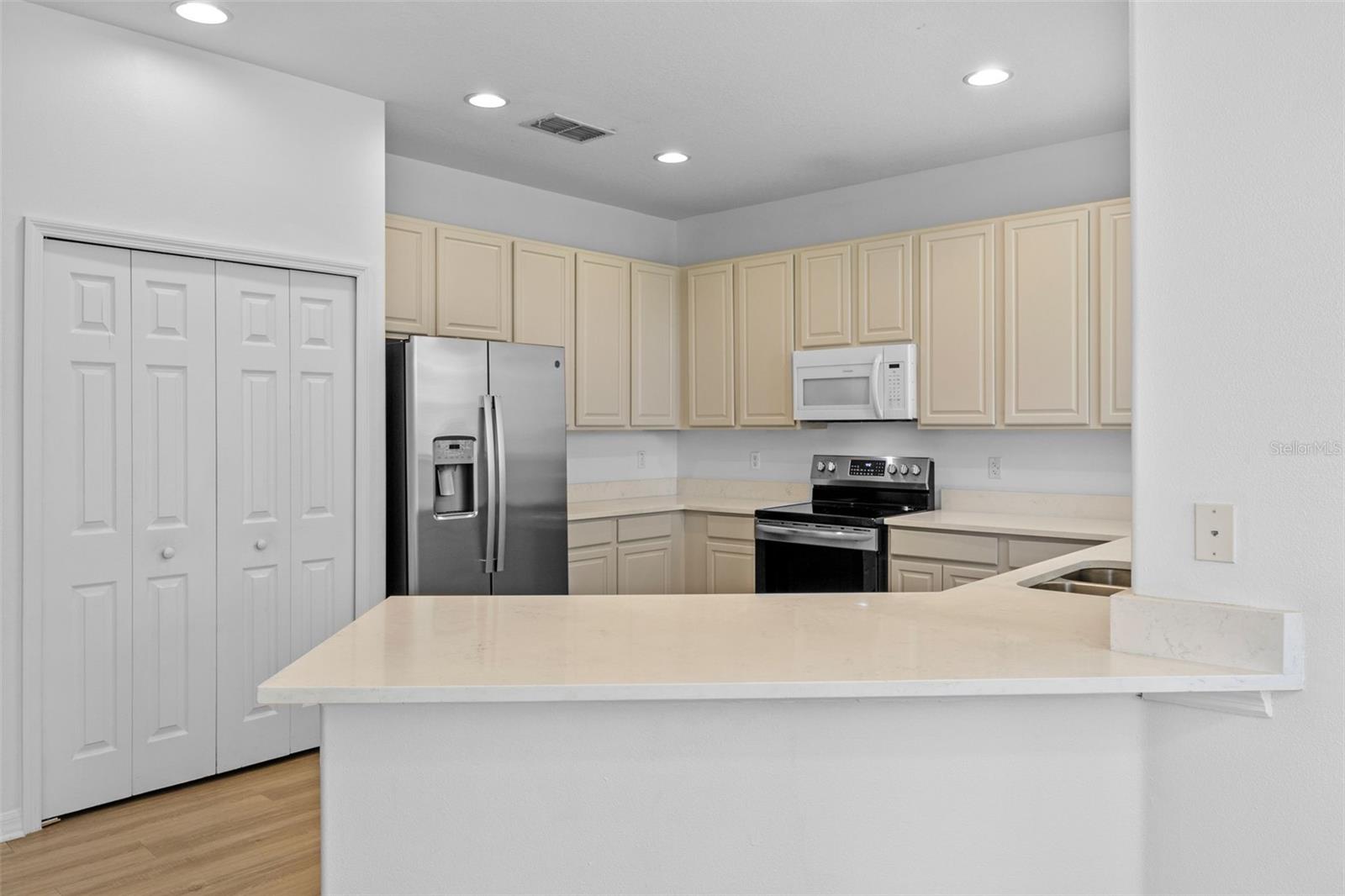 Image 6 of 40 For 12824 Cloverdale Lane